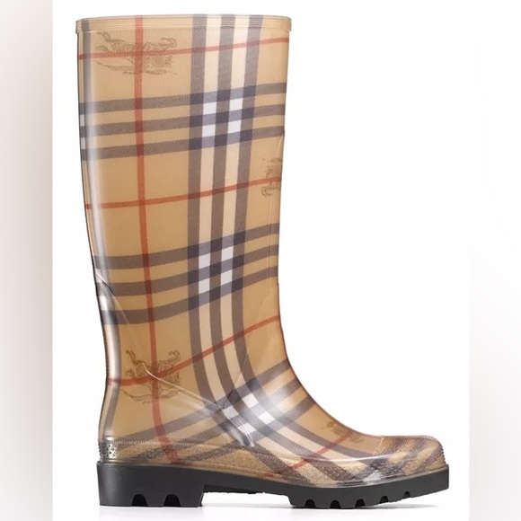 Burberry Plaid Tan and Black
Burberry Check Rain Boots😍 size 39 - Picture 2 of 12
